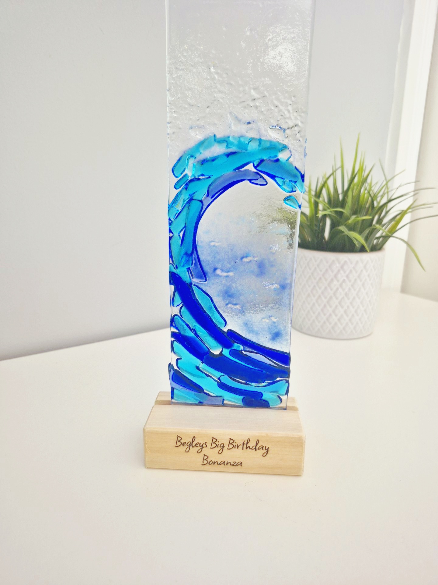 The Art of Thoughtful Gifting: Why Handmade Glass Jewelry Makes a Uniquely Personal Statement